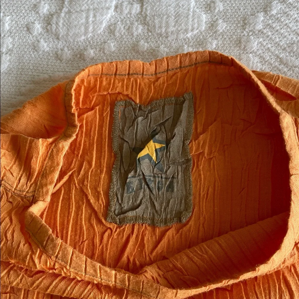 Crinkled Long-Sleeve Tee in Orange - Picture 4 of 9
